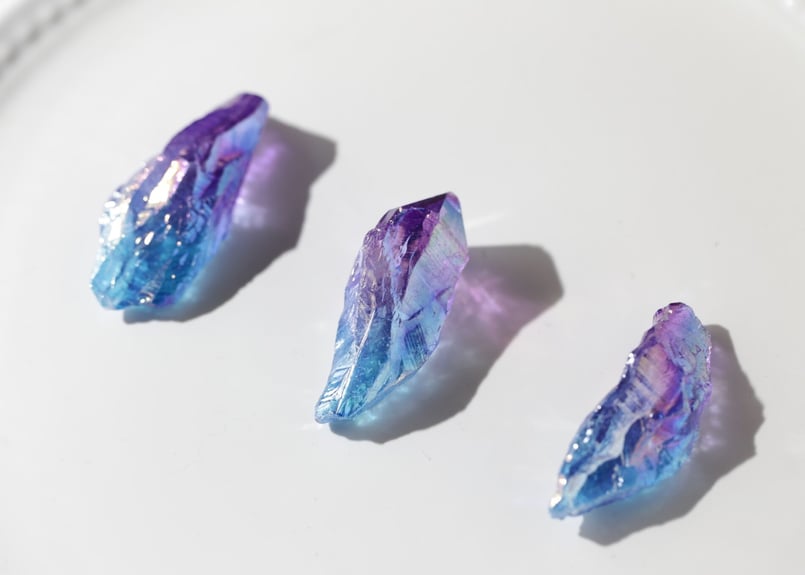 あ〜きゃん♬様　オーロラパープルブルーフローライト　大きめハート　握り石　天然石 極上品！中国福建省産ブルーパープルフローライト原石-096水晶