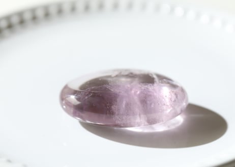 【意識の高揚】ハイクオリティ 虹入り アメジスト 握り石