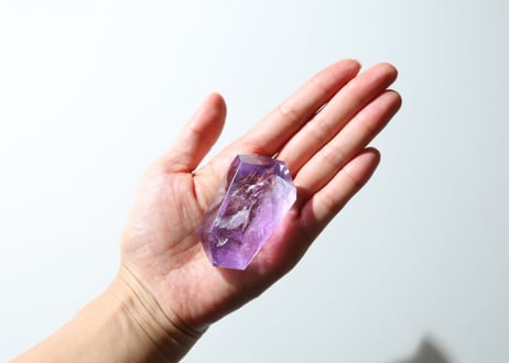 【美への目覚め】虹入りアメジスト フリーフォーム