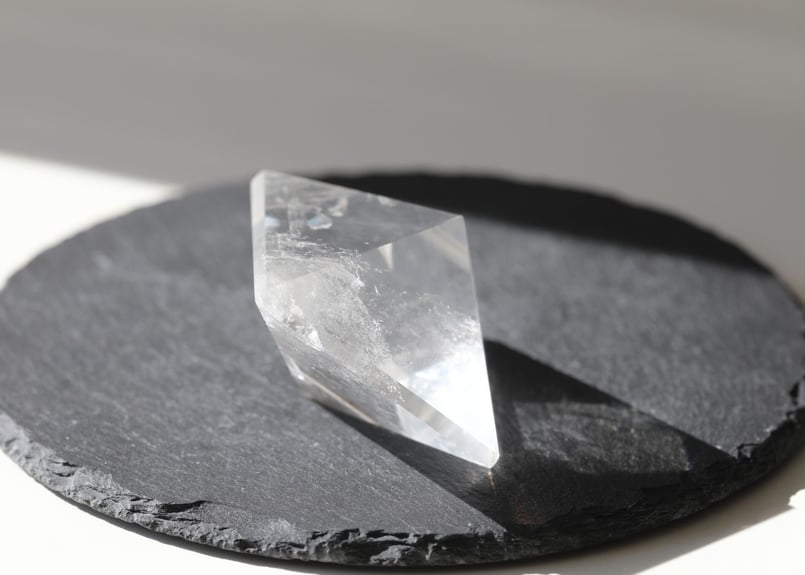 ブラジル産 虹入りクリアクォーツ オクタヒドロン | Y.S.Y24