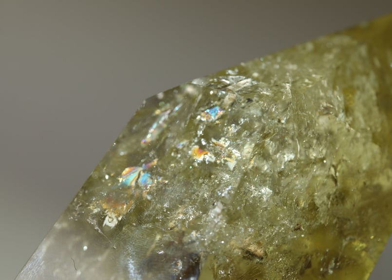 豊かな光】ブラジル産 虹入り ナチュラルスモーキーシトリン ポイント