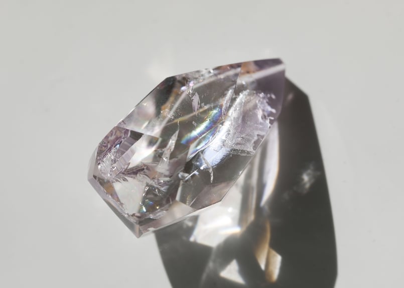 希望のかけら】虹入り ラベンダーアメジスト フリーフォーム | Y.S.Y24