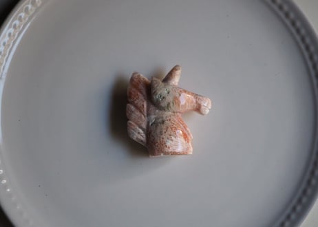 【特注品】ピンクスコレサイト 風のユニコーン