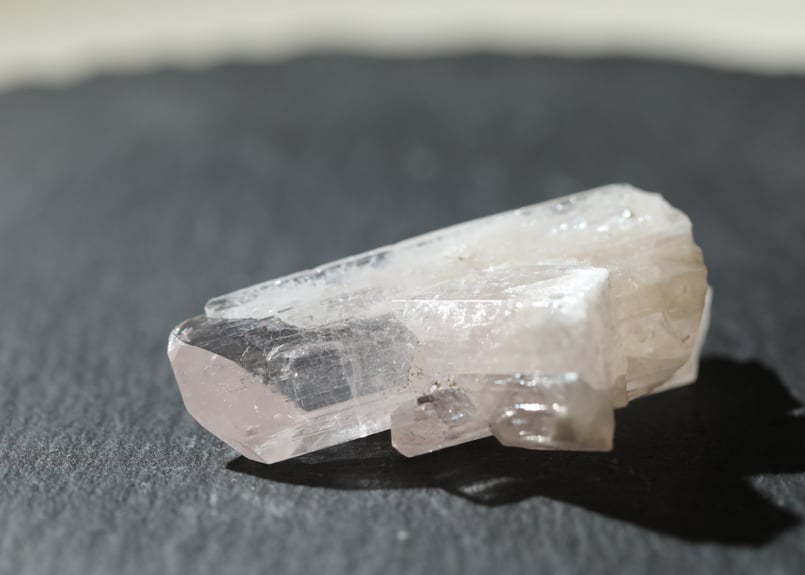 妖精の夢】虹入り ピンクダンビュライト | Y.S.Y24