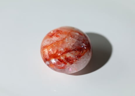 【美の果実】虹入りヘマタイトインクォーツ タンブル