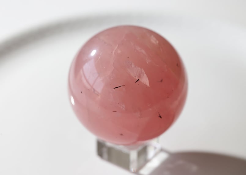 ハートをあたためる】濃いローズクォーツ スフィア | Y.S.Y24