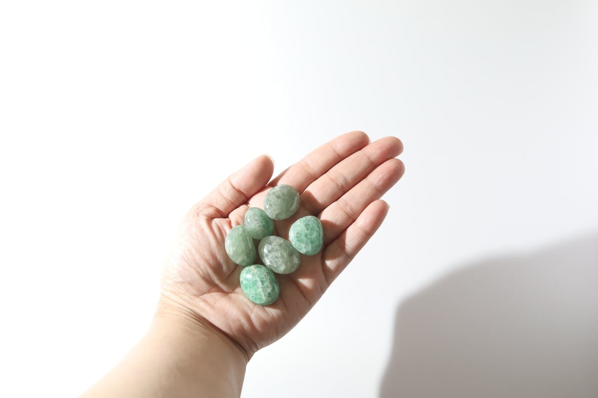 ノームたちと創造する】グリーンストロベリークォーツ タンブル（6個