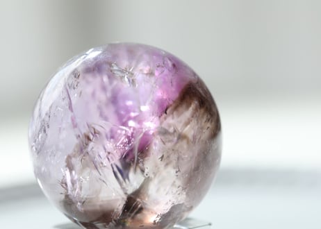 【愛の地球】虹入り トリコロール 水晶 スフィア