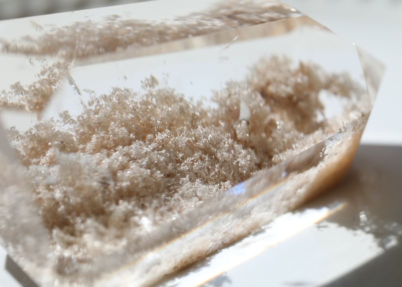 ハイクオリティ　グリーンガーデンクォーツ　ポイント　台座付属しません 楽天市場】ガーデンクォーツ ポイント 庭園水晶 六角柱