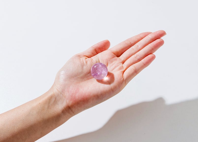 クンツァイト　スフィア　シラーあり　レア 神聖な温もり】ハイクオリティ クンツァイト スフィア | Y.S.Y24