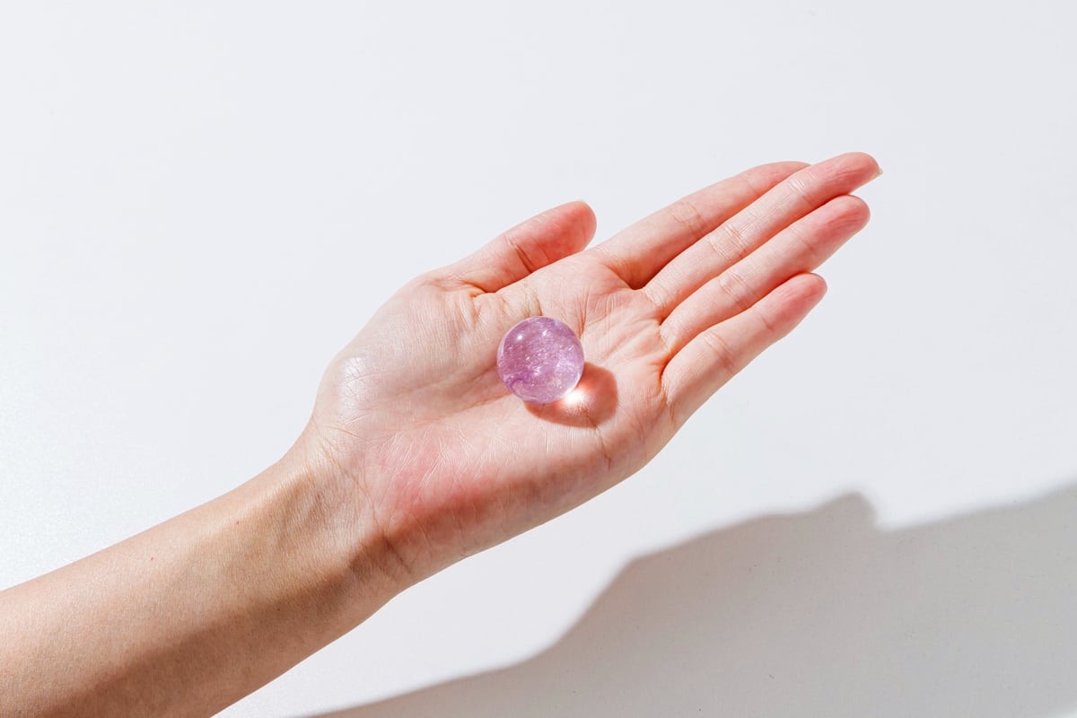 神聖な温もり】ハイクオリティ クンツァイト スフィア | Y.S.Y24