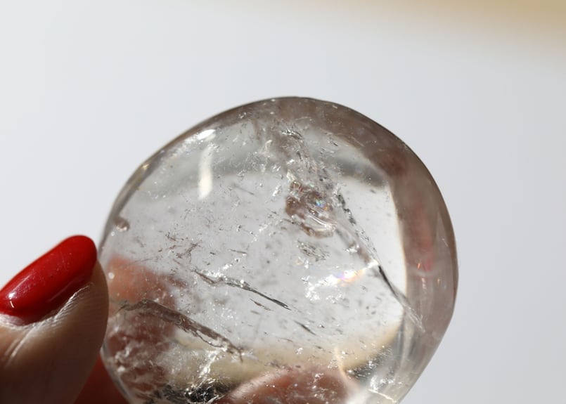 透明な心】虹入り クリアクォーツ 握り石 | Y.S.Y24