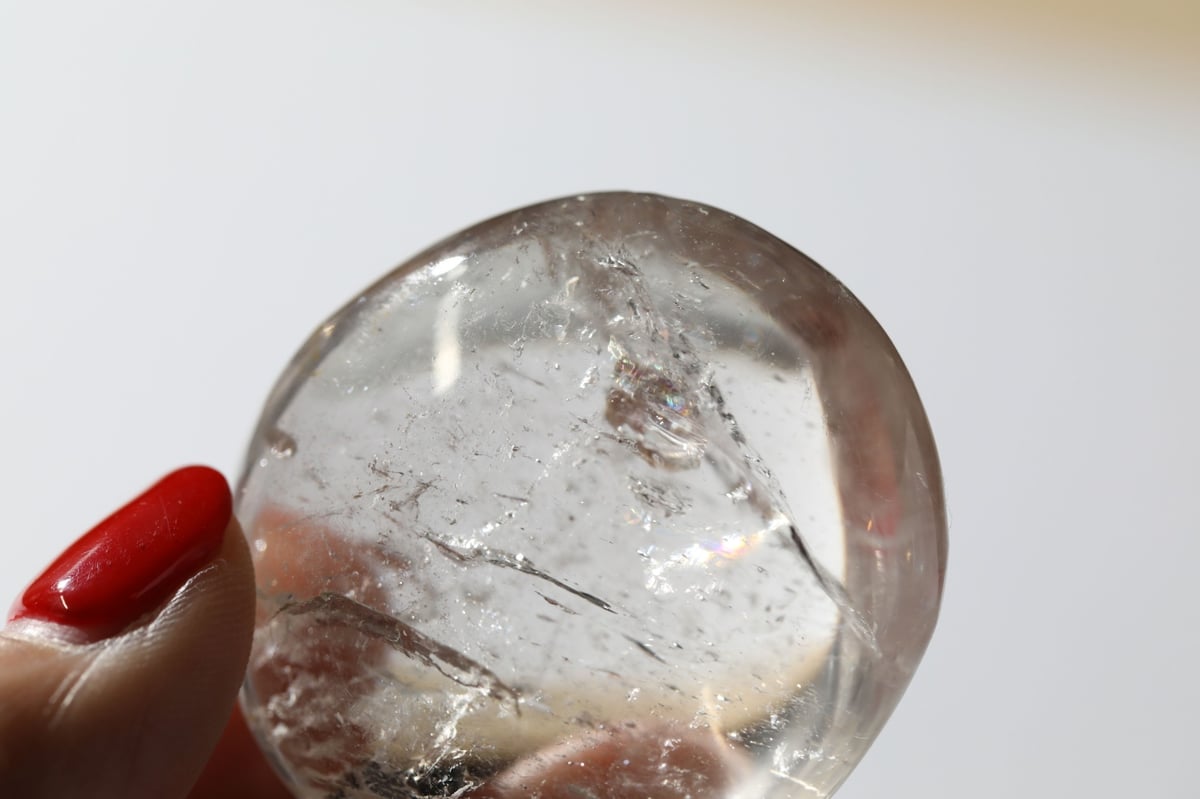 透明な心】虹入り クリアクォーツ 握り石 | Y.S.Y24