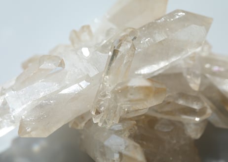 【悟りとともに】ゼコデソーザ産 虹入り ゴールデンクォーツ ダブルターミネーテッドクラスター