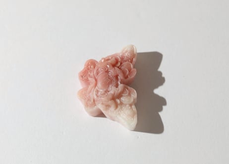 【祝福の花】ピンクオパール 蝶と蓮の花