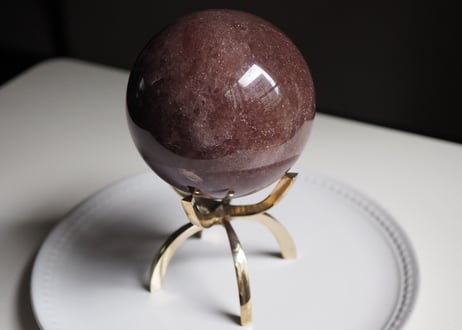 【惑星】ストロベリークォーツ スフィア 金の台座付き