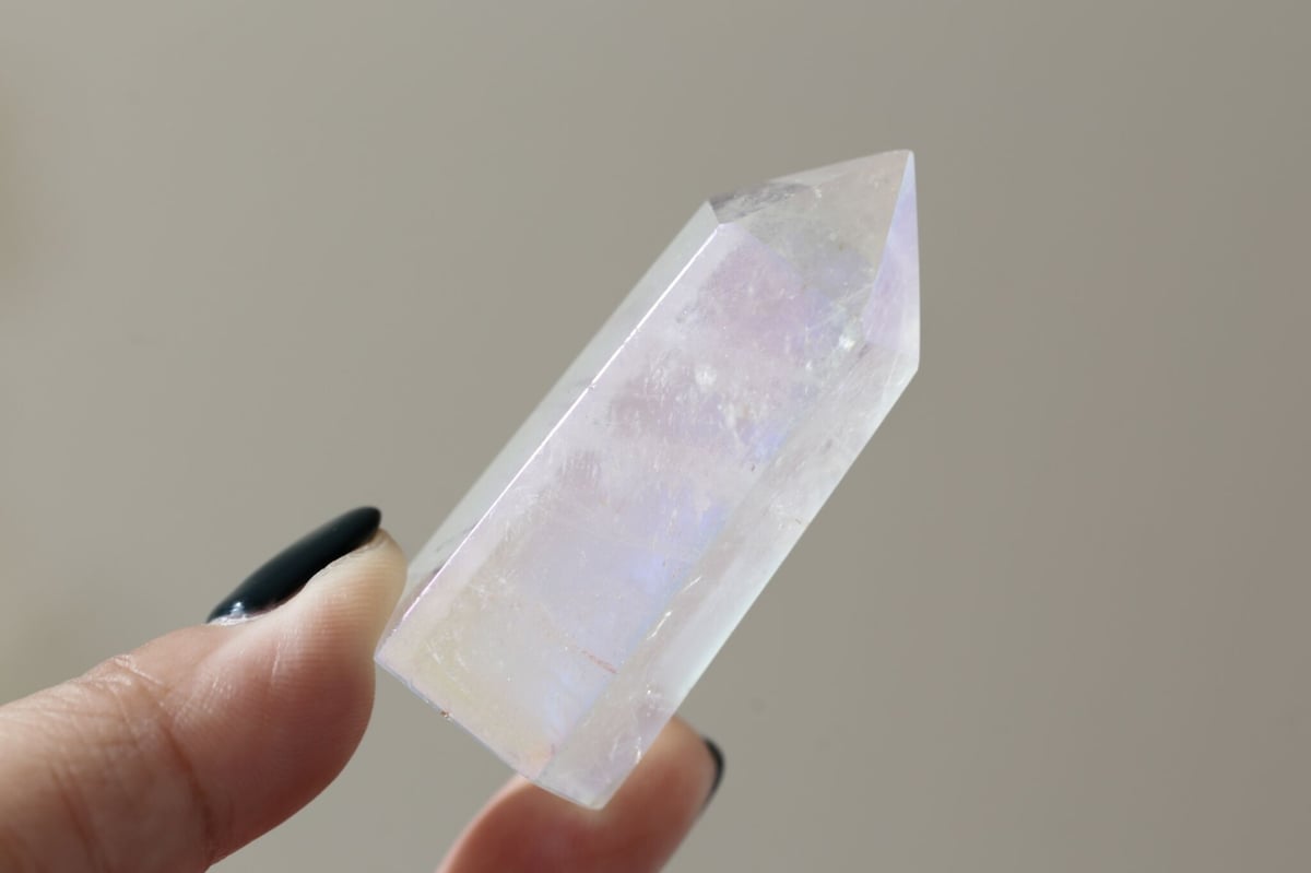 クリアクォーツ・エンジェル・カーヴィング ホワイトジェイド