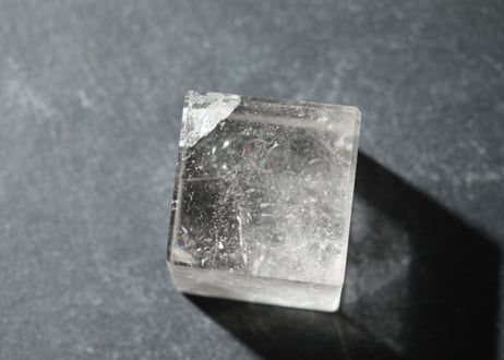 【内なるあなたへ】ブラジル産 虹入りクリアクォーツ キューブ