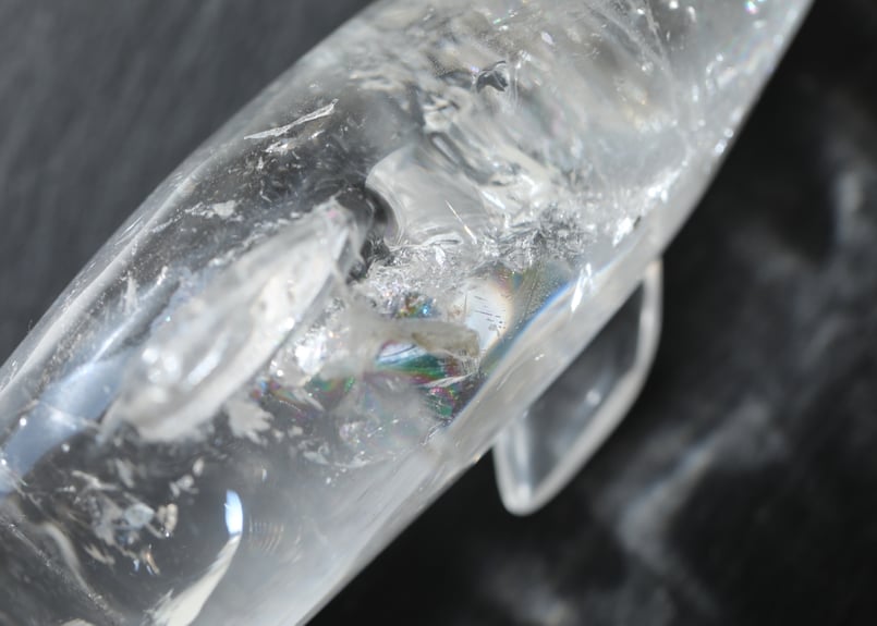 持つ方を選ぶ石♥神秘レムリアンシードクォーツ…☪︎*。꙳ 更に龍神様が潜む虹入り♥ レムリアンシード | バーコード状の縞条線が特徴的な水晶