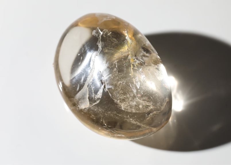 カルマ解放のシッティ入り】虹入り スモーキークォーツ 握り石 | Y.S.Y24