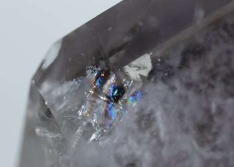 【悠久の時と共に】虹入り トリコロール水晶 スーパーファントム