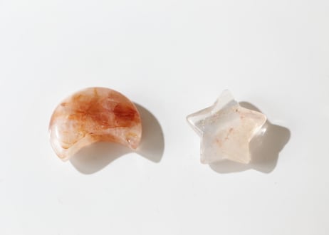 【地球の優しさ】ヘマタイトインクォーツ 月と星