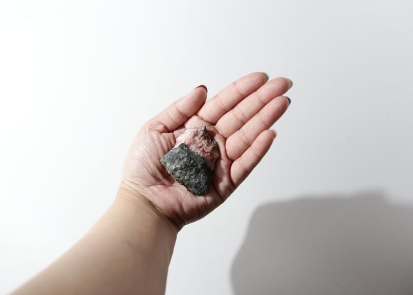 日本の石】北海道産 ロードクロサイト 原石 | Y.S.Y24