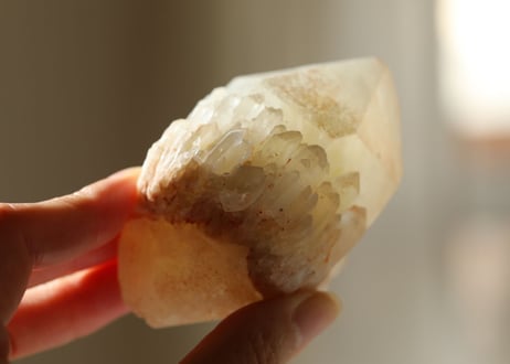 コンゴ産 クンダリーニシトリン ダブルターミネーテッド　【背中を押す】