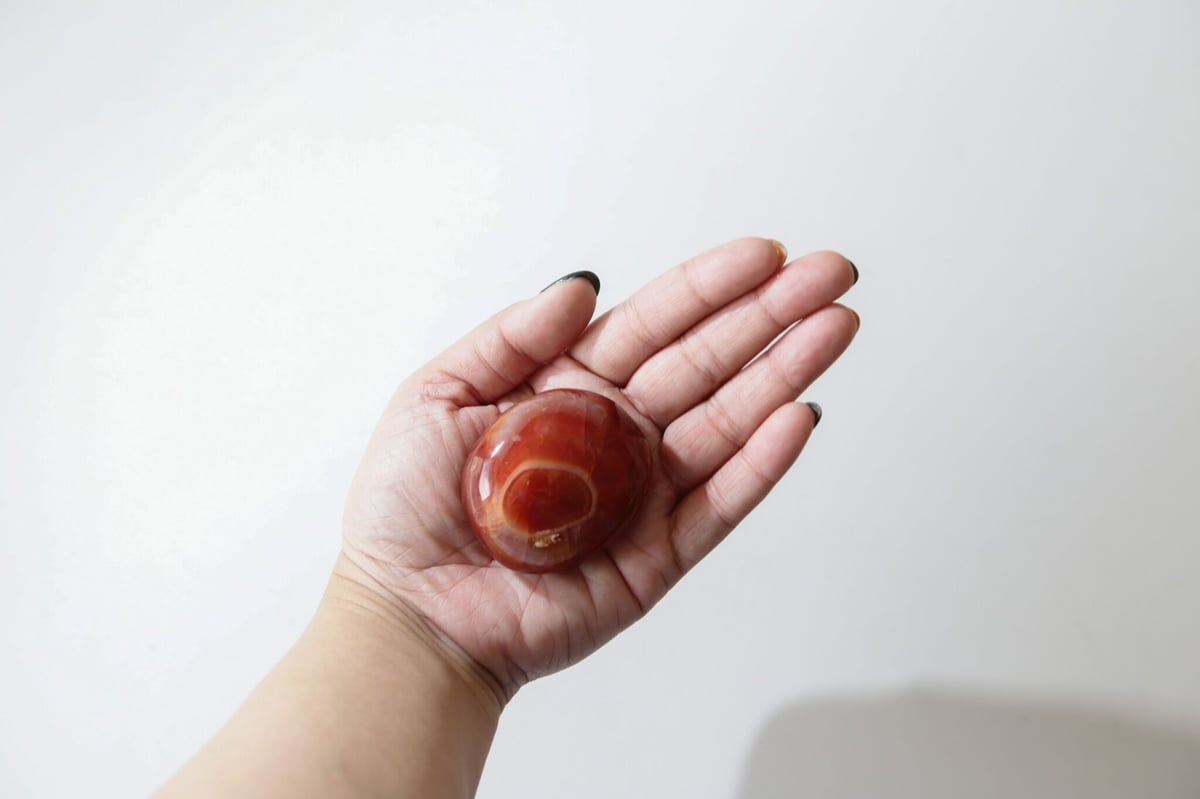 元気になる魔法】レッドカーネリアン 握り石 | Y.S.Y24