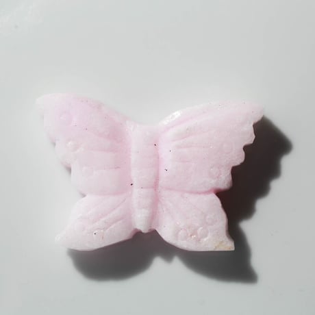 ピンクオパール蝶々