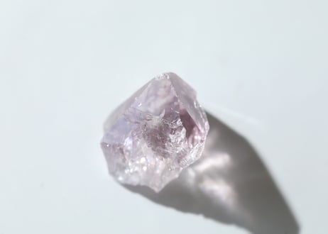 【水のように】ハイクオリティ 虹入りアメジスト 原石ポイント
