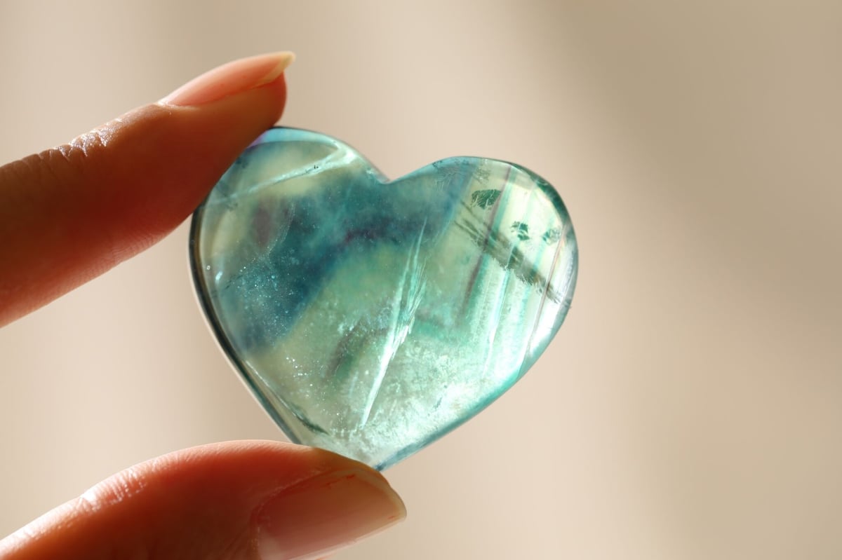 Hawaii】虹入りフローライト ハート | Y.S.Y24