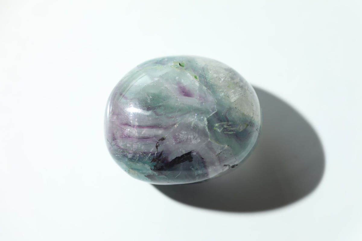 くるみ様　高品質　シルキーフローライト　大きめパーム　握り石 フローライトの握り石 | Y.S.Y24