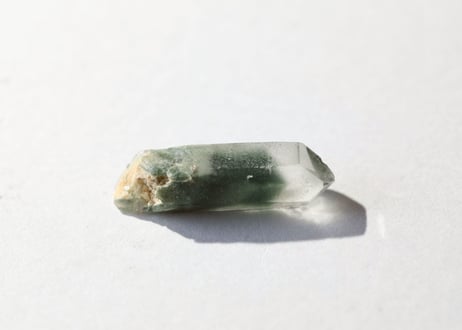 【命の繋がり】ミナスジェライス州産 グリーンファントムクォーツ ポイント