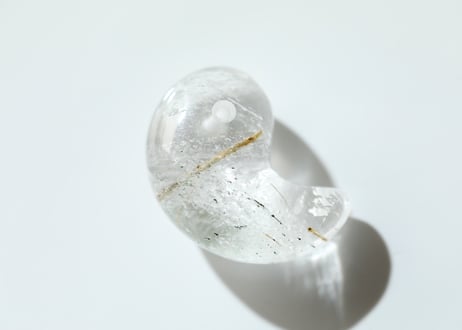 エドワード淺井さんによる技入り❣️【先祖供養】ガネッシュヒマール産 ルチル入り水晶  勾玉※イベントクーポン使用不可