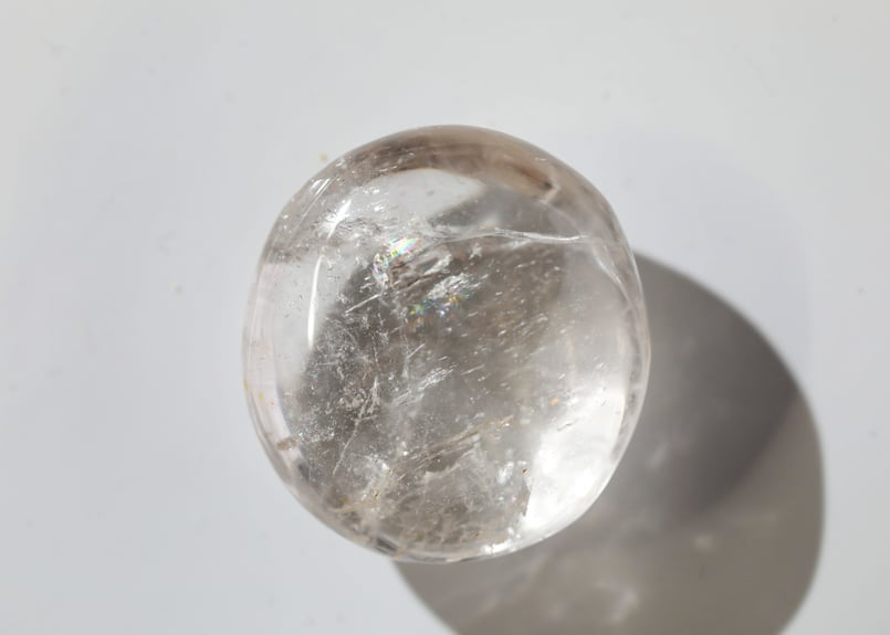 透明な心】虹入り クリアクォーツ 握り石 | Y.S.Y24