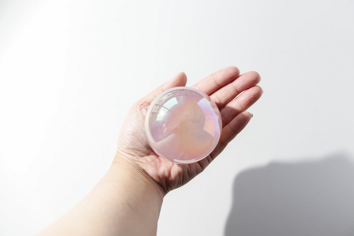 新品未使用　【ローズオーラ水晶】スフィア　48.5ミリ玉　恋愛、自己愛に最適！ 新品未使用 【ローズオーラ水晶】スフィア 48.5ミリ玉 恋愛