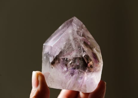 【特別な調和】虹入り トリコロール 水晶 ポイント