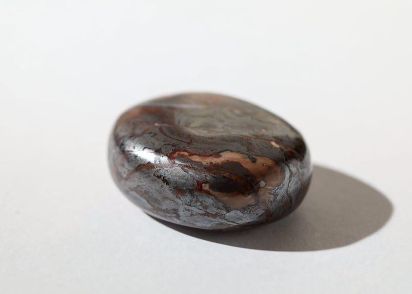 貢献できる自分に】レッドジャスパーヘマタイト 握り石 | Y.S.Y24