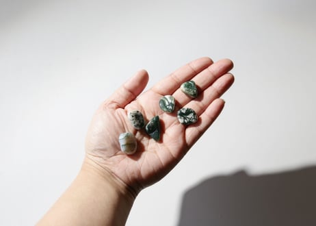 〈カルマ解放シッティ入り〉【さざなみ】モスアゲート タンブルS（6個セット）