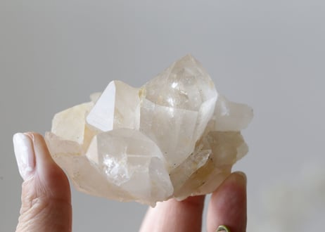 【hug】虹入り マニカラン水晶