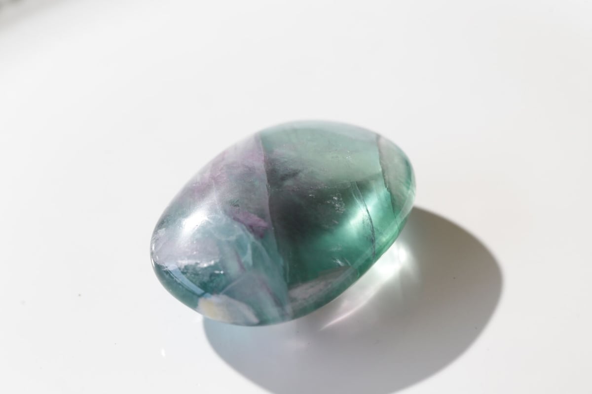 29☆❁¨̮プロフお読みください✧︎*。様　フローライト　瑪瑙　共生　ハート　握り石 29☆❁¨̮プロフお読みください✧︎*。様 フローライト 瑪瑙 共生