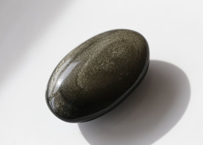 ゴールドシーンオブシディアンの小さな握り石 【照らす】 | Y.S.Y24