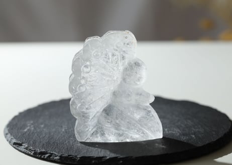 【ヤサカ】虹入り クリアクォーツ 精霊