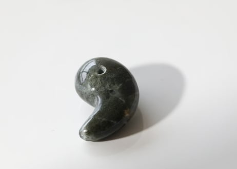 【カルマ解放のシッティ入り】ガネッシュヒマール産 水晶 勾玉