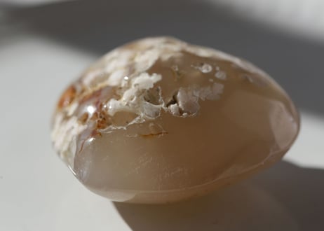 【ハートに手をおいて】チェリーブロッサムアゲート ハート