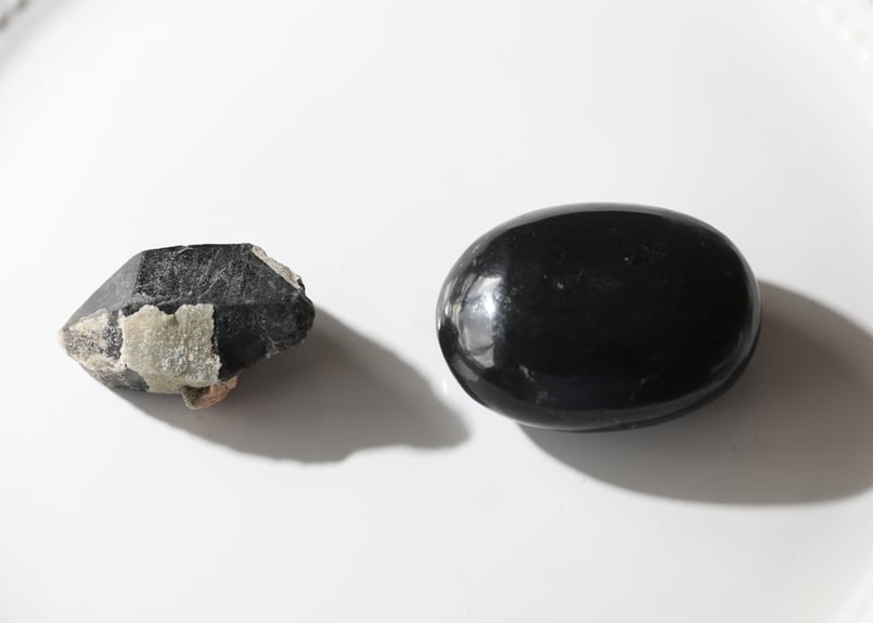 魔除け】ブラックトルマリン 握り石＆モリオン 原石の結界セットC