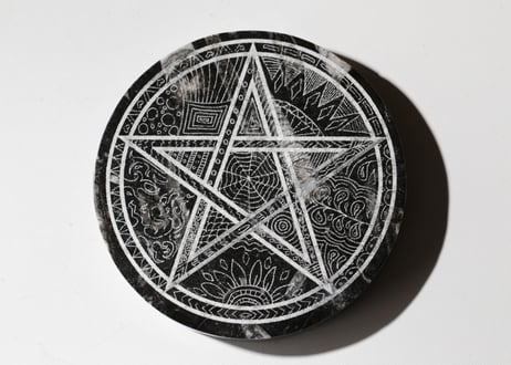 【魔法のことだま】オルソセラスの化石の五芒星プレート