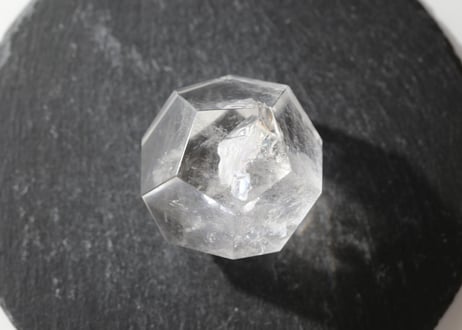 【良くなっていく】ブラジル産 虹入り クリアクォーツ ドデカヒドロンLL