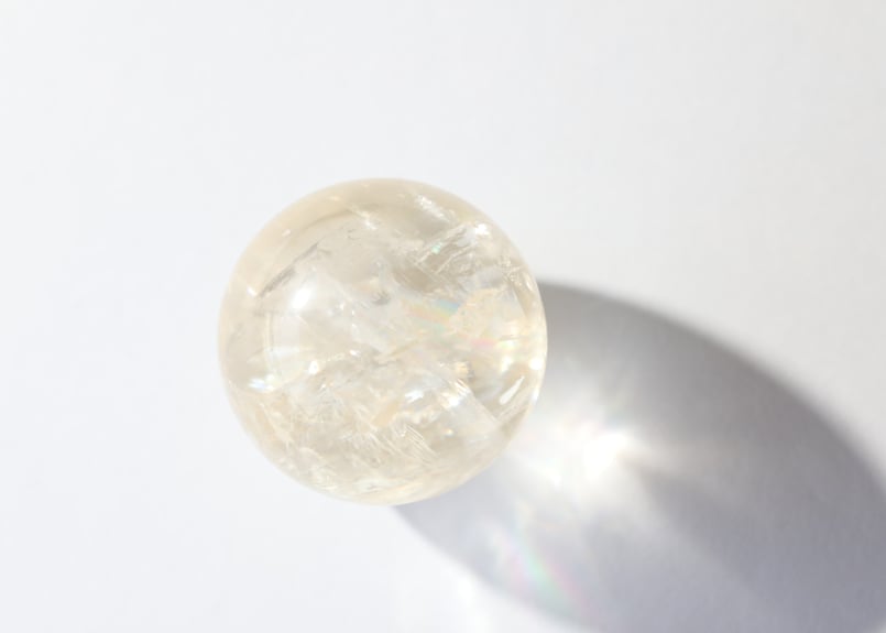 天然石　虹入り　ゴールデンカルサイトスフィア 神が宿る石】虹入り ハイクオリティゴールデンカルサイト